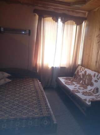 Гостевой дом Schedryk Микуличин Семейный номер с душем-10